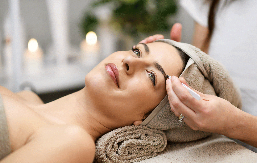 Diseño y depilación de cejas + Henna Brasileña