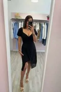 Vestido negro perforado